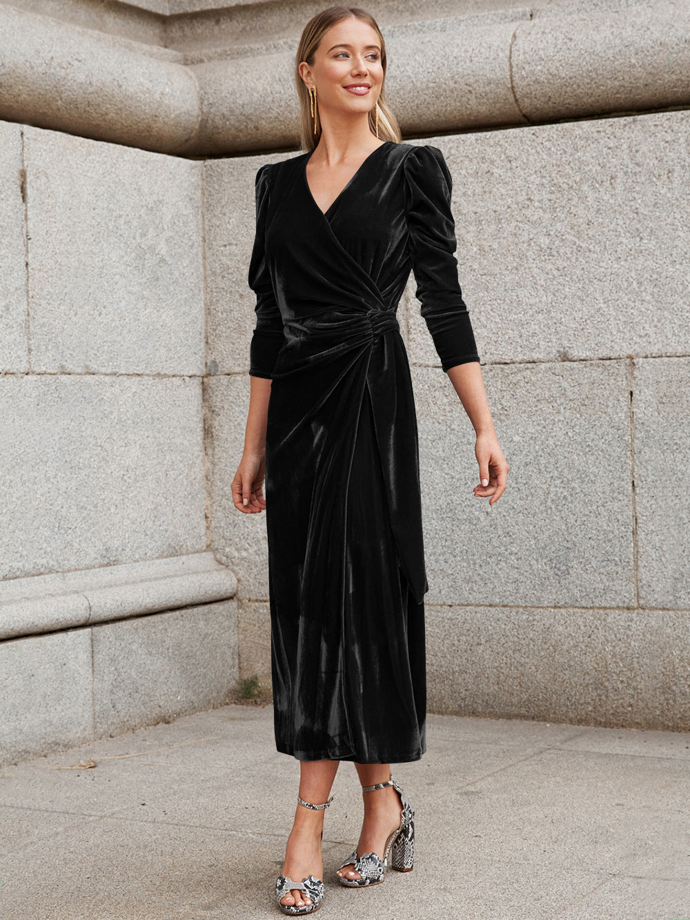 Elegant Gold Velvet Dress with High Fashion Appeal
